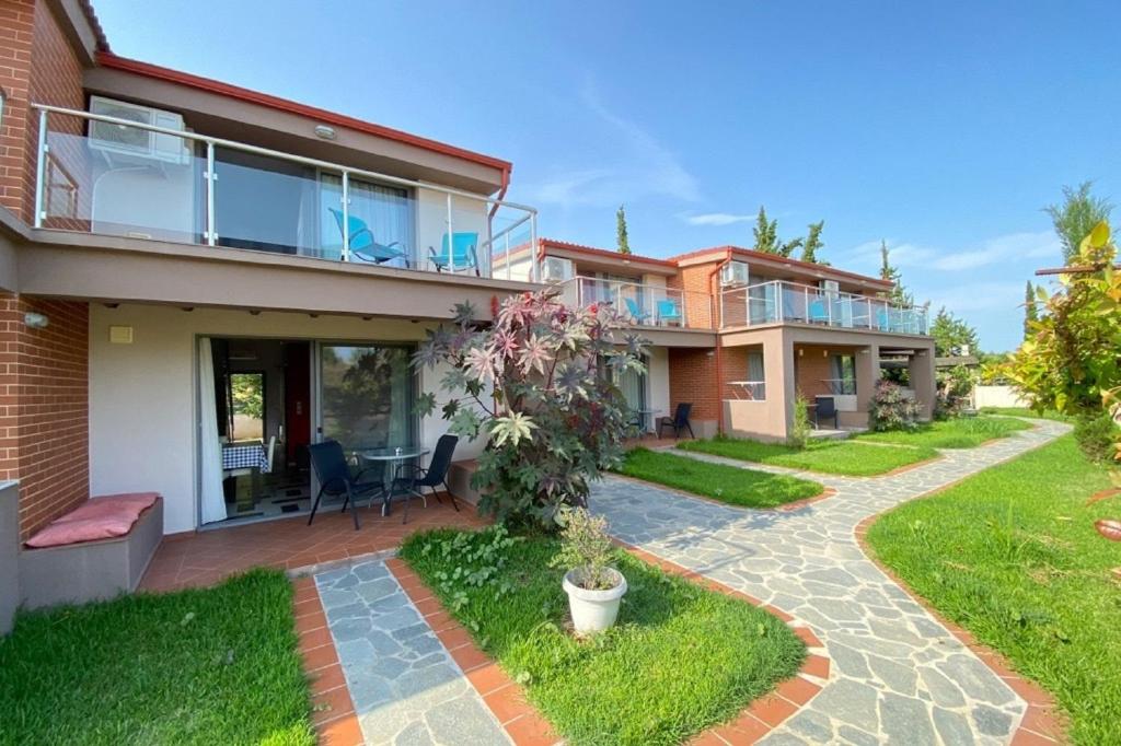 VILLAGE MARE RESIDENCES